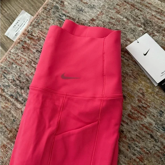 NWT Nike Pink High-Waisted Leggings Medium - Picture 4 of 5